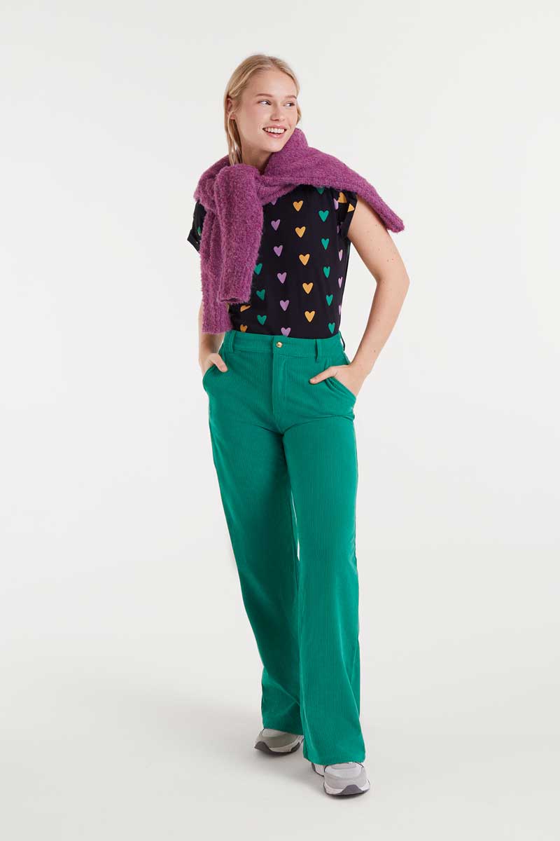 μαύρο t-shirt με καρδιές