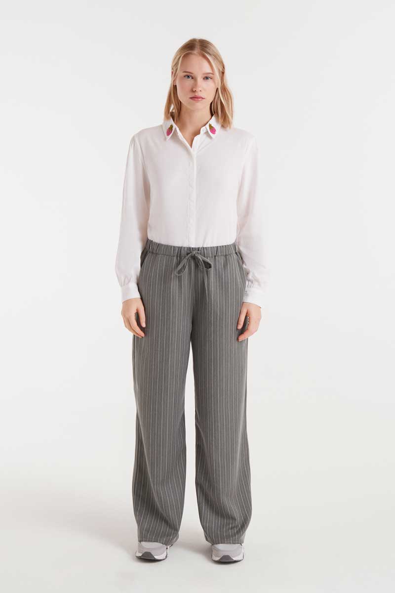 λευκό πουκάμισο με φράουλες