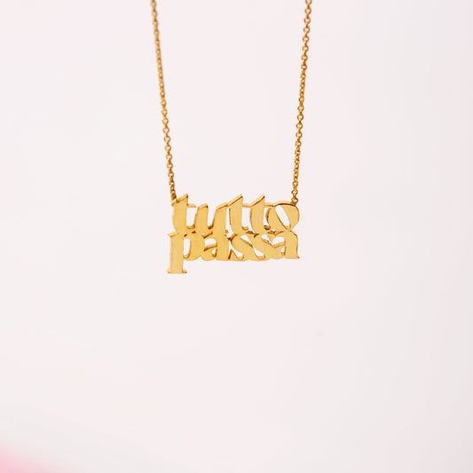 tutto passa necklace
