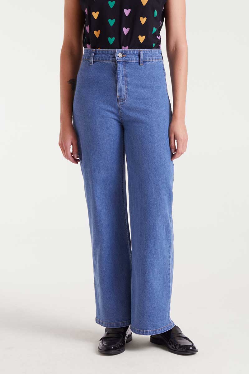 μπλε τζιν με πράσινες καρδιές